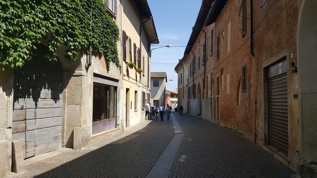 Borgo Archinto Apartman Robecco sul Naviglio Kültér fotó