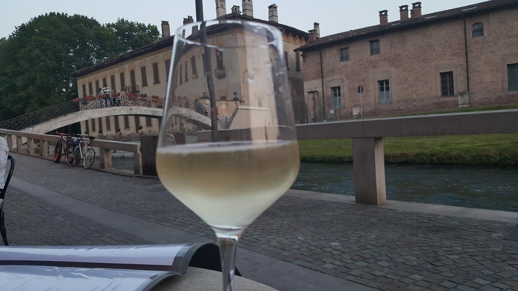 Borgo Archinto Apartman Robecco sul Naviglio Kültér fotó